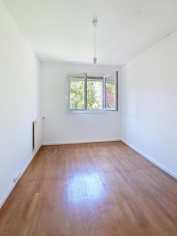 Maison - 92 m² - 6 pièces