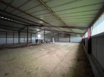 Entrepôt - 560 m²