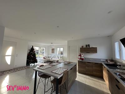 Maison - 102 m² - 4 pièces