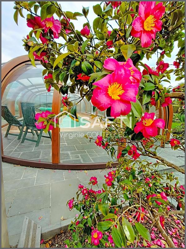 Maison - 254 m² - 12 pièces