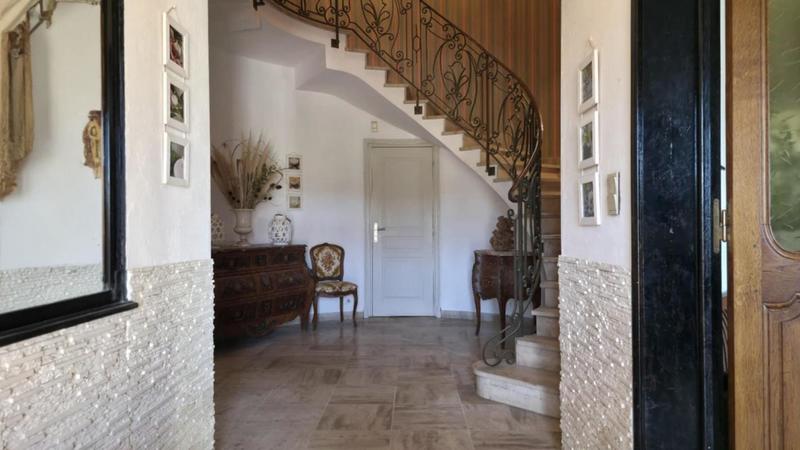 Villa - 385 m² - 12 pièces