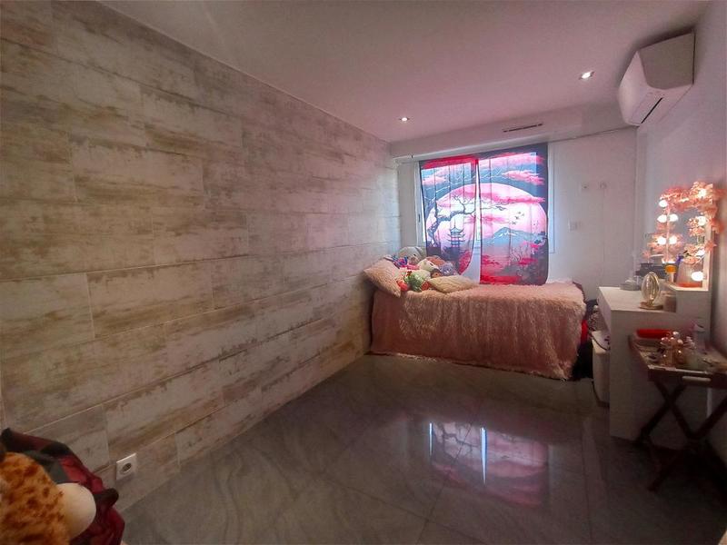 Appartement - 96 m² - 5 pièces