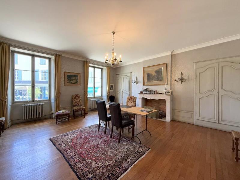Maison de maîtres - 372 m² - 10 pièces