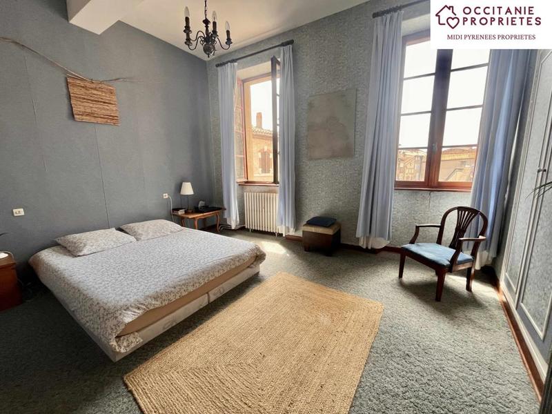 Maison de village - 237 m² - 9 pièces