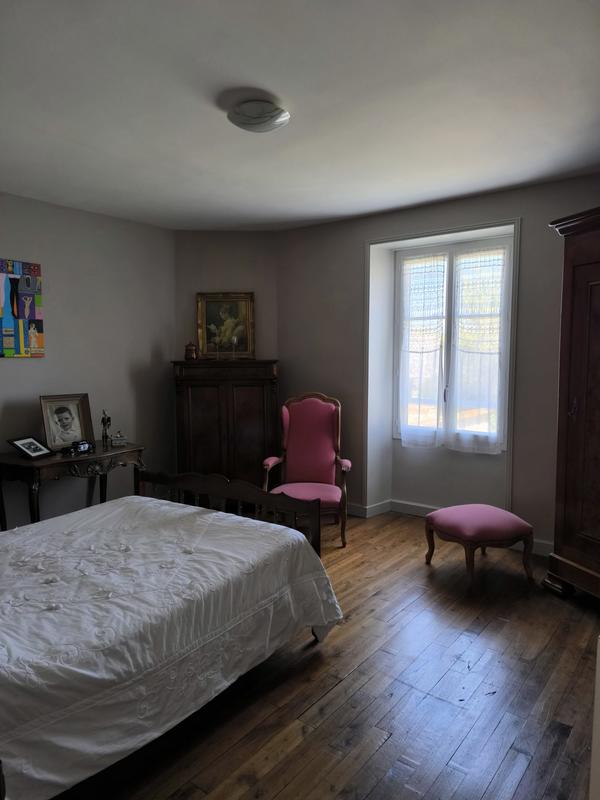 Maison - 201 m² - 7 pièces