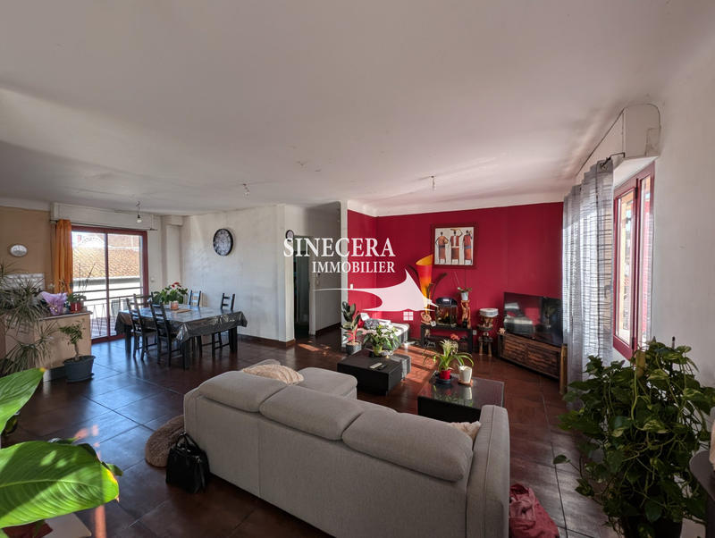 Maison traditionnelle - 177 m² - 8 pièces