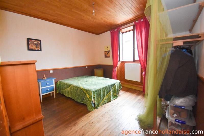 Maison - 117 m² - 9 pièces