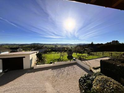 Maison - 105 m² - 4 pièces