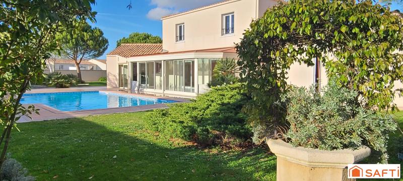 Maison - 260 m² - 7 pièces