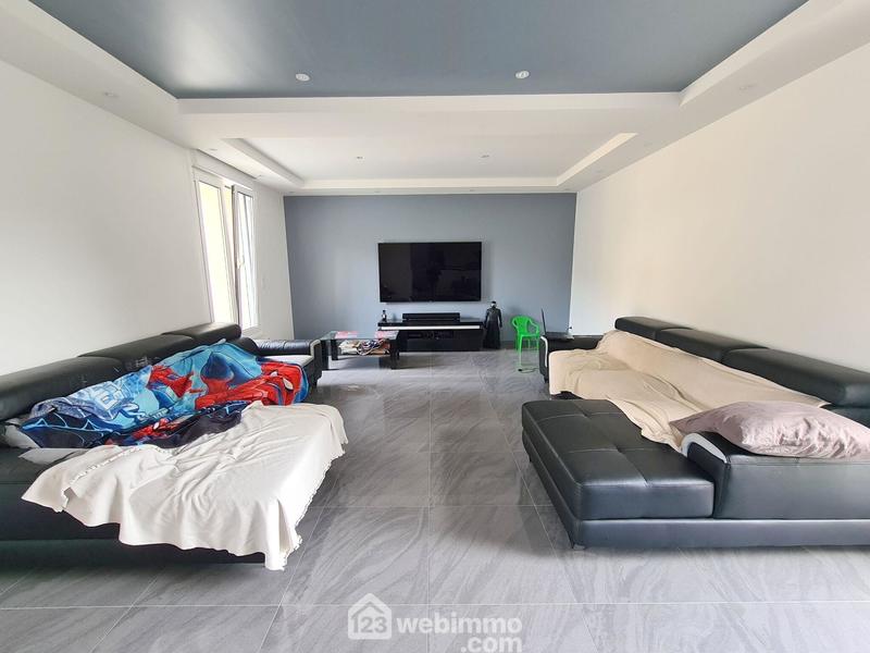 Maison - 312 m² - 13 pièces