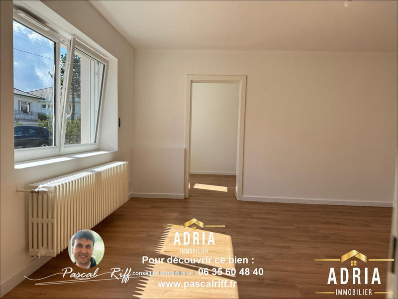 Maison traditionnelle - 236 m² - 11 pièces