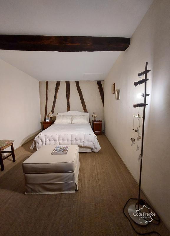 Propriété - 253 m² - 7 pièces