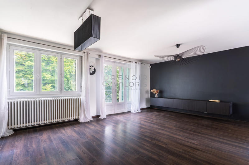 Maison - 168 m² - 9 pièces