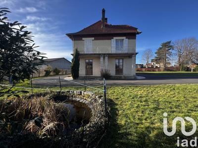 Maison - 230 m² - 11 pièces