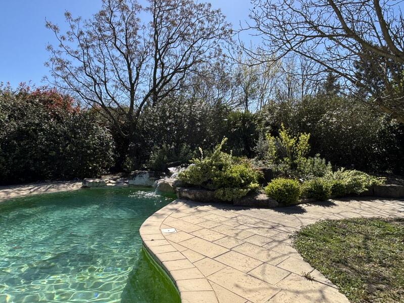 Mas - 265 m² - 10 pièces