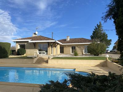 Maison - 203 m² - 10 pièces