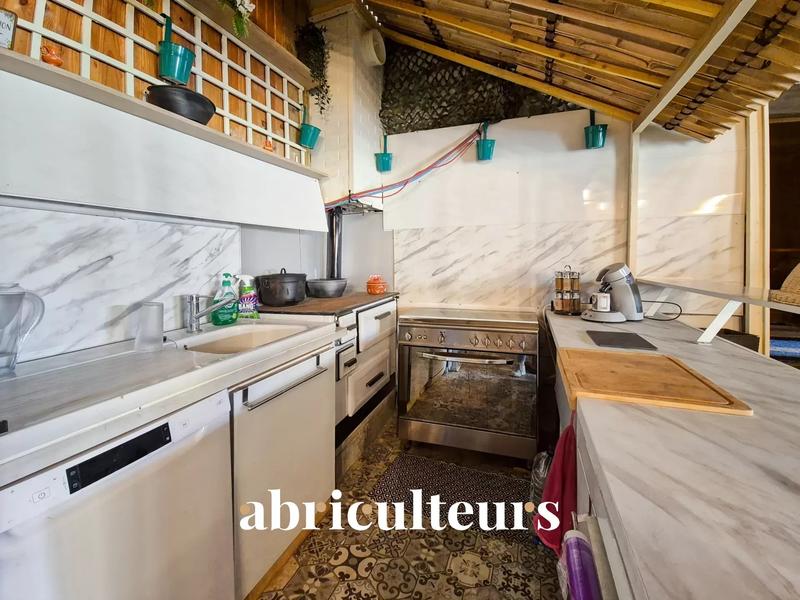 Maison - 230 m² - 6 pièces