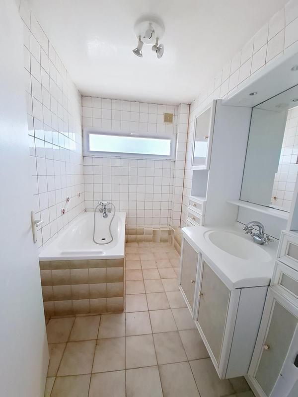 Maison - 92 m² - 6 pièces