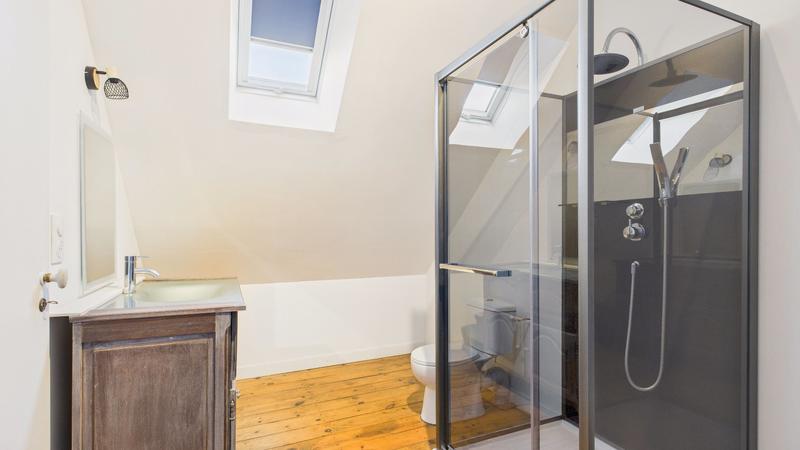 Maison - 240 m² - 10 pièces