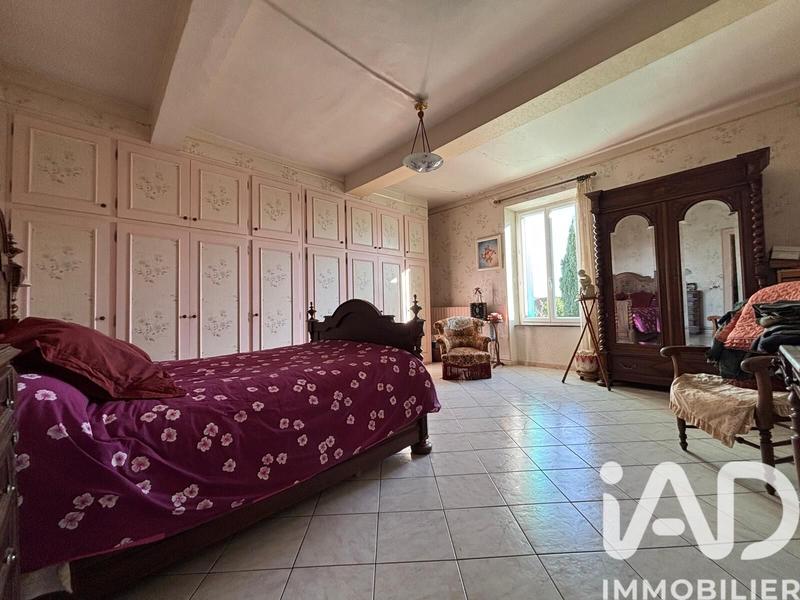 Maison de village - 288 m² - 8 pièces