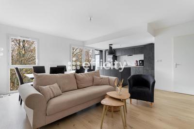 Appartement - 92 m² - 4 pièces