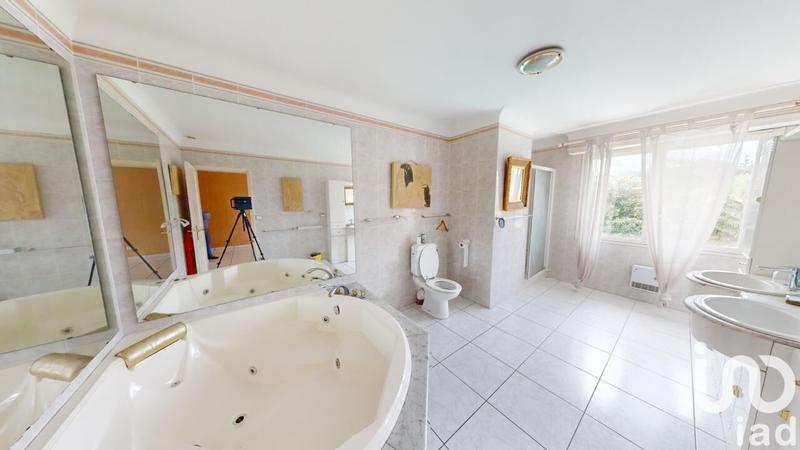 Maison - 282 m² - 10 pièces