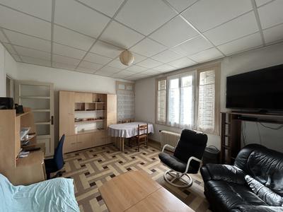 Maison - 96 m² - 5 pièces