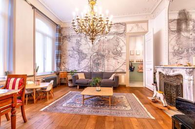 Maison - 360 m² - 9 pièces