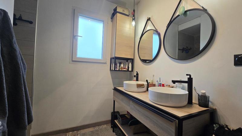 Maison - 99 m² - 5 pièces