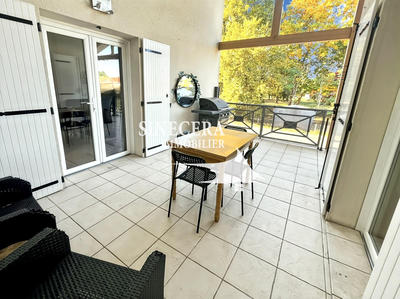 Appartement - 90 m² - 5 pièces