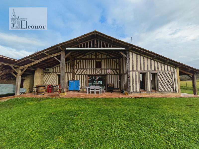 Maison ancienne - 231 m² - 10 pièces