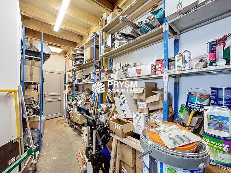 Local d'activités - 242 m²