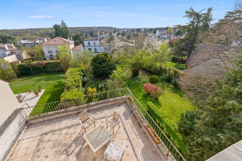 Maison - 289 m² - 10 pièces