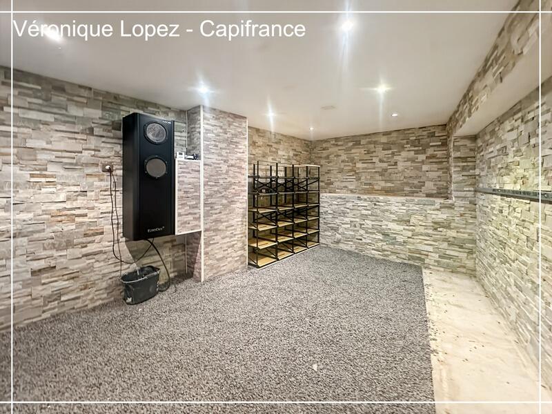 Maison - 292 m² - 9 pièces