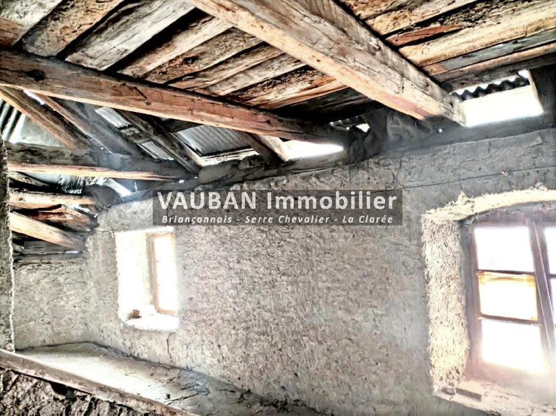 Maison - 380 m² - 3 pièces