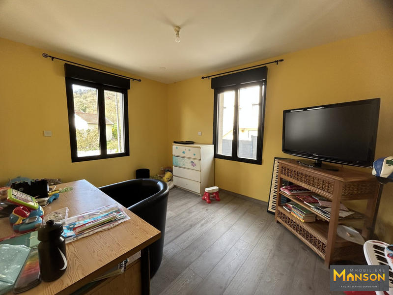 Maison - 223 m² - 9 pièces