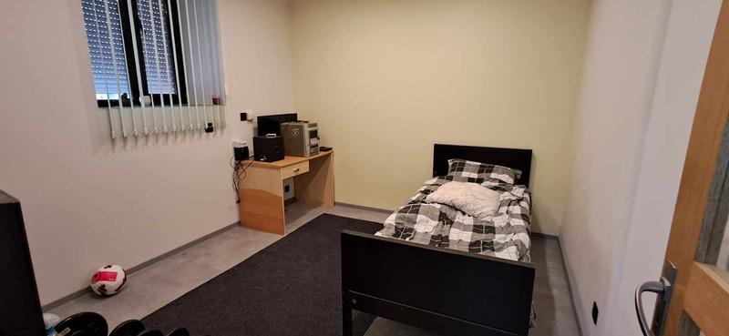 Maison - 200 m² - 7 pièces