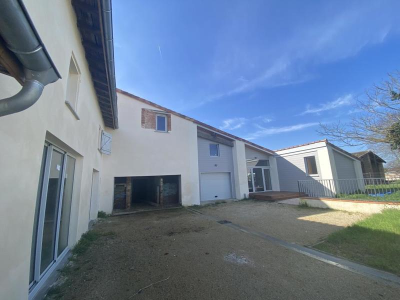 Maison - 230 m² - 5 pièces