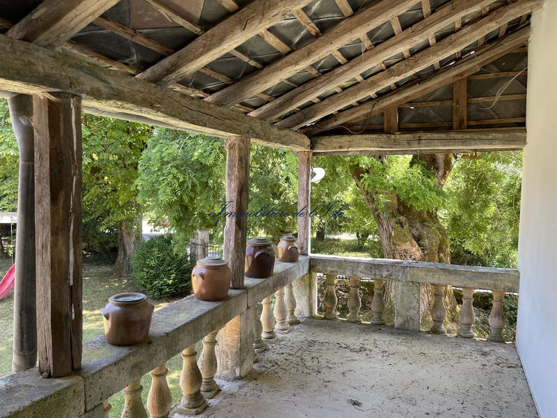 Maison - 230 m² - 9 pièces