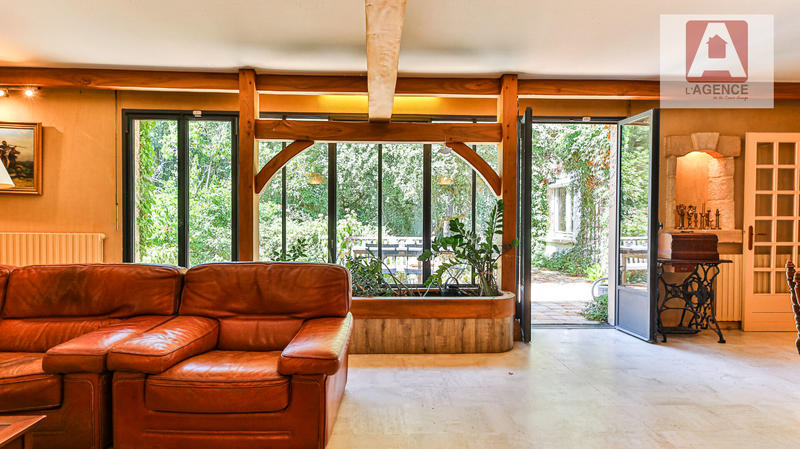 Maison - 233 m² - 8 pièces