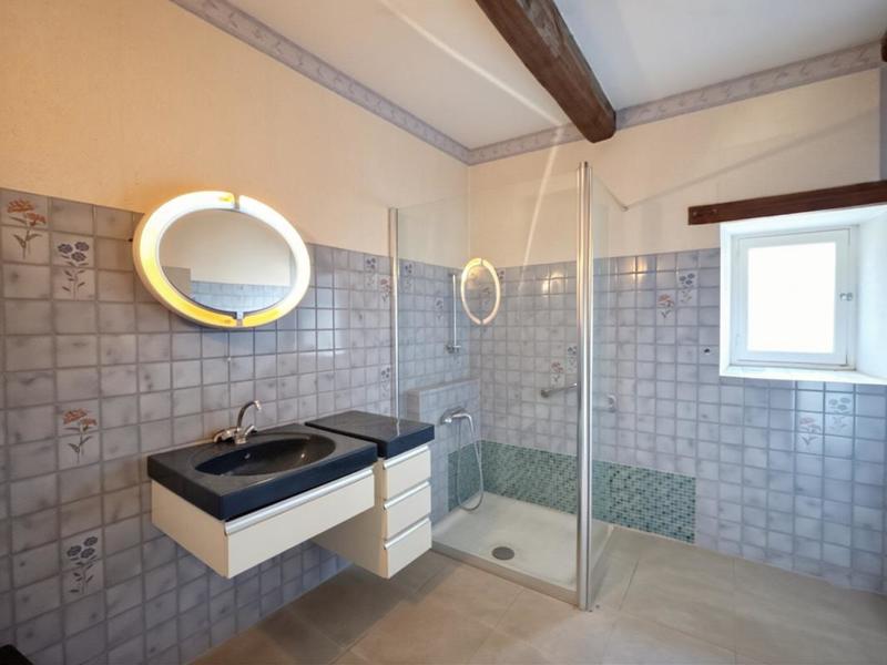 Maison - 250 m² - 7 pièces