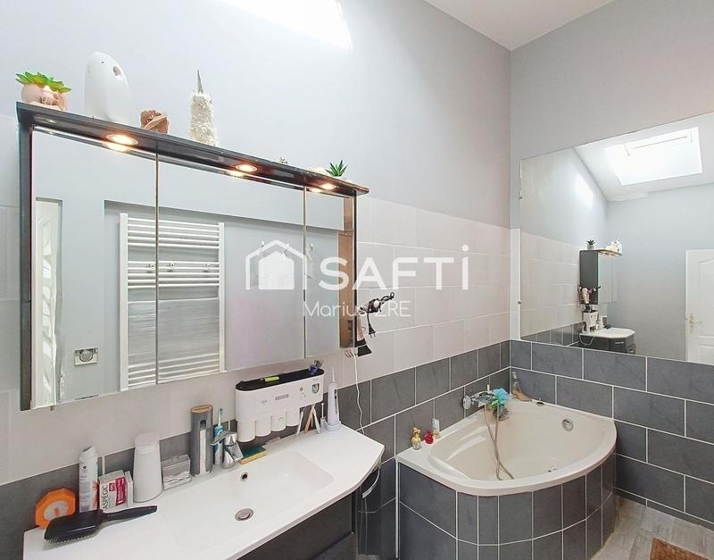 Maison - 221 m² - 9 pièces