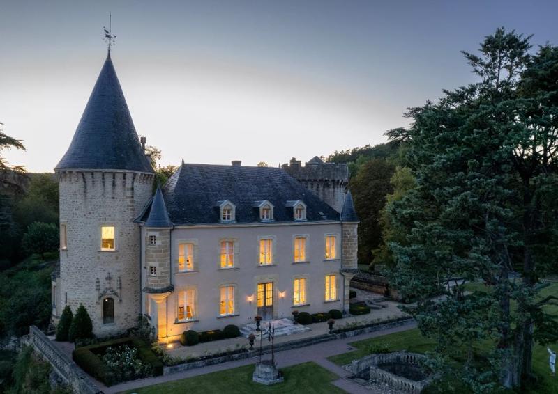 Manoir - 2 700 m² - 30 pièces