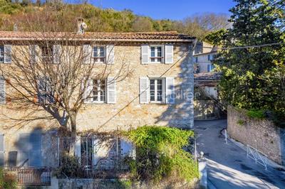 Maison en pierre - 151 m² - 7 pièces