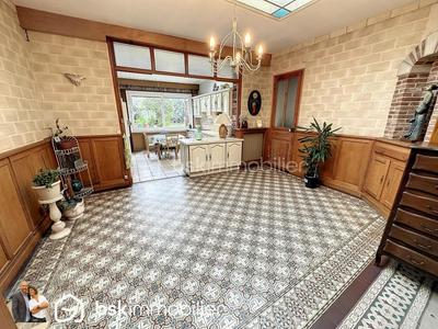 Maison - 212 m² - 7 pièces