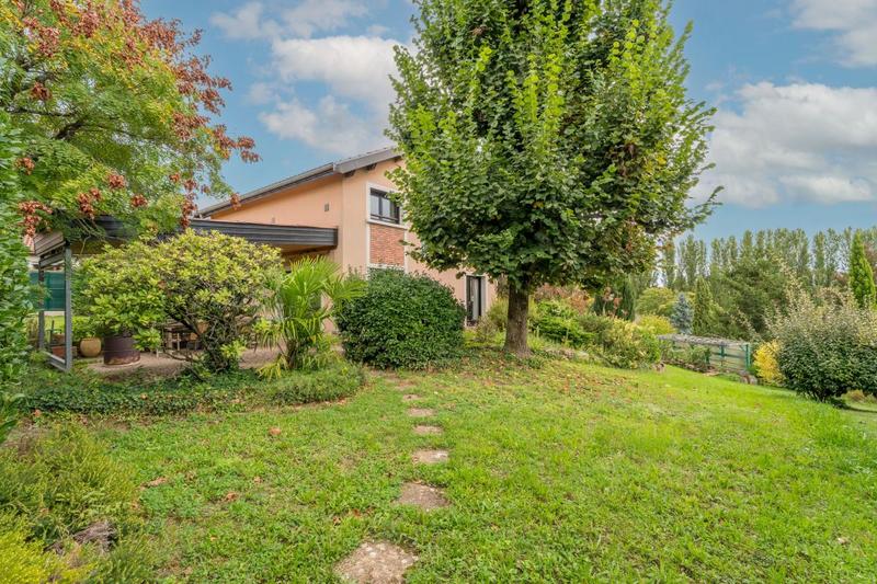 Maison - 272 m² - 5 pièces
