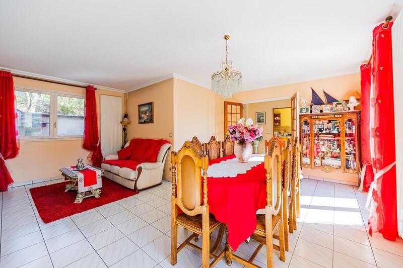 Pavillon - 140 m² - 5 pièces