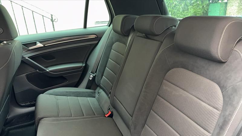 Volkswagen Golf 2.0 TFSi 300 4Motion Dsg7 R