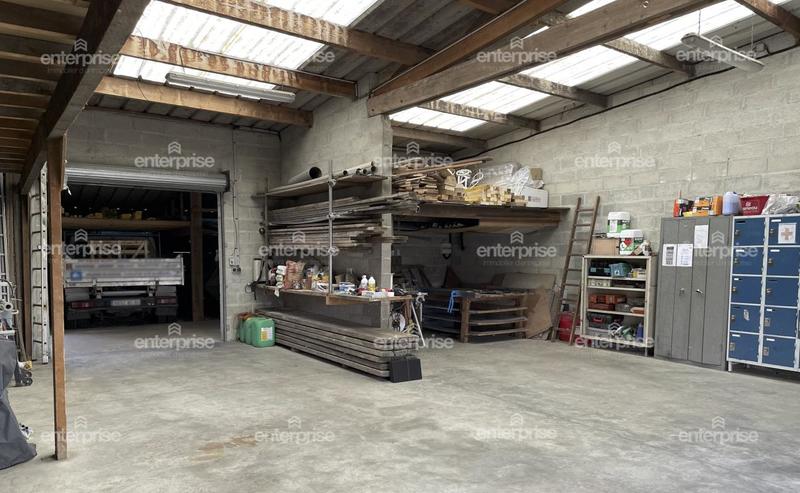 Local d'activité / Entrepôt - 175 m²