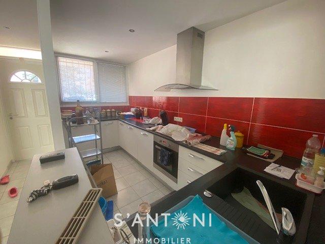 Maison - 95 m² - 5 pièces